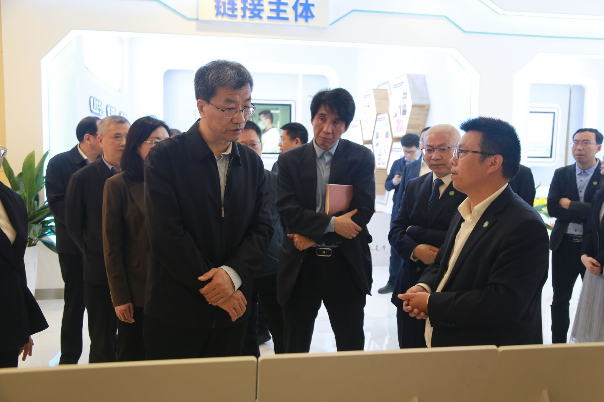 英国365(集团)公司官方网站