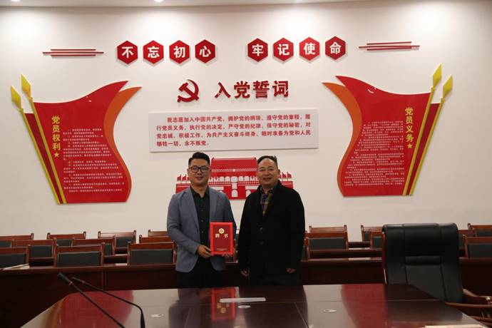 说明: IMG_7947 说明: IMG_7947