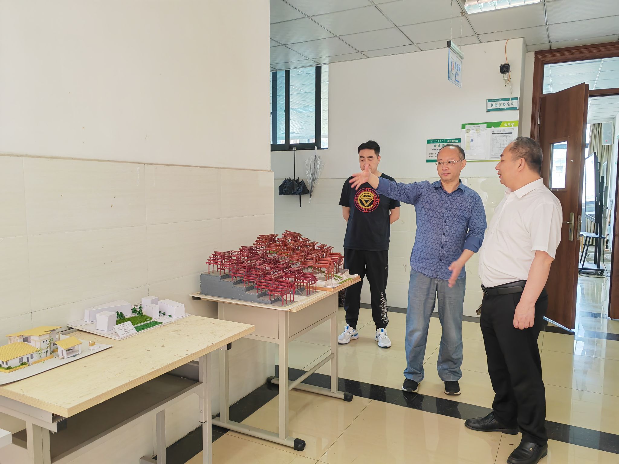 英国365(集团)公司官方网站