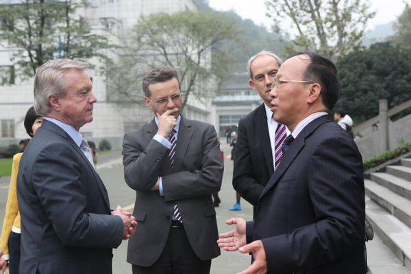 英国365(集团)公司官方网站