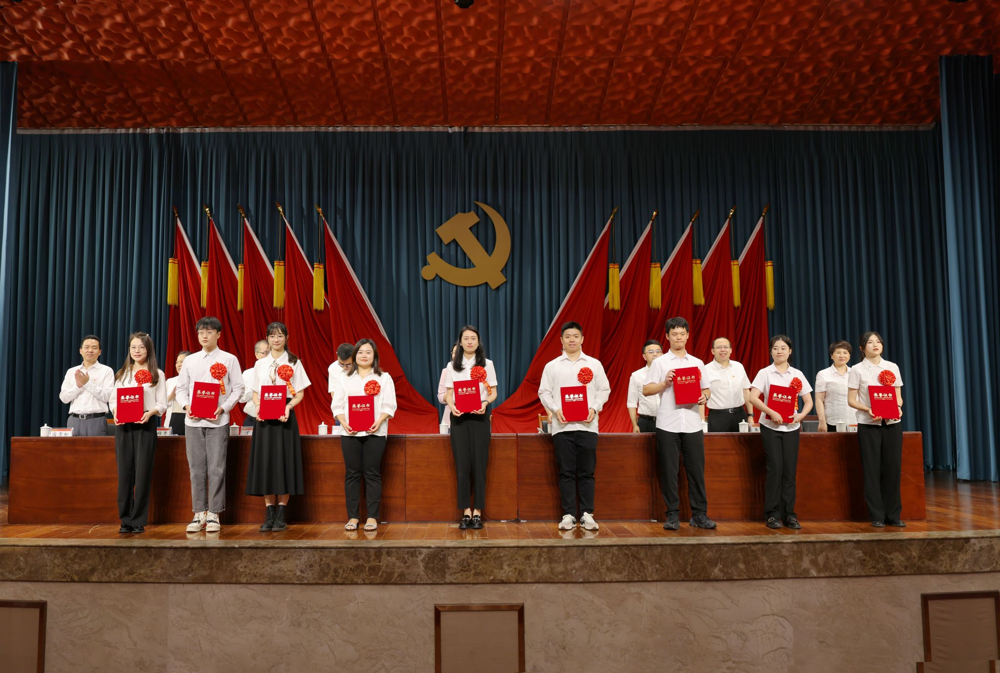 英国365(集团)公司官方网站